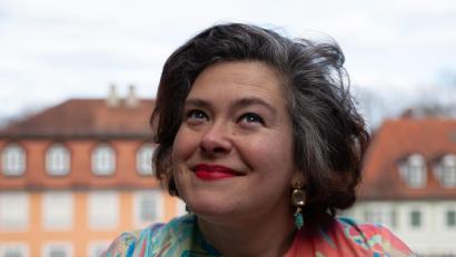 Bild: Judith Kinitz/exb
Nora Gomringer startet in die fünfte Saison ihrer Late Night "Tinte & Terz" im Stadttheater Amberg.