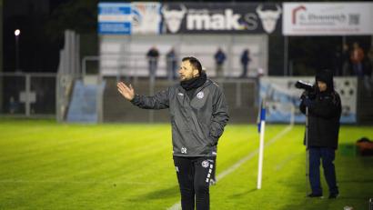Bild: Dieter Jäschke
Dominic Rühl stand im Derby bei der SpVgg SV Weiden erstmals als Trainer der DJK Gebenbach an der Außenlinie.