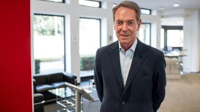 Bild: Daniel Vogl/dpa
Michael Stoschek zieht sich erneut aus dem von ihm maßgeblich aufgebauten Automobilzulieferer Brose zurück. (Archivbild)