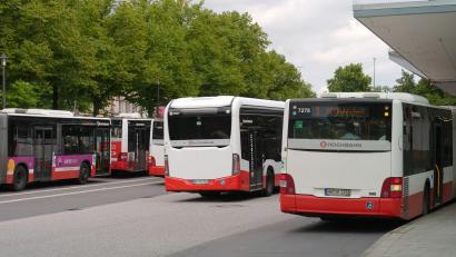 Bild: Marcus Brandt/dpa
Weniger Fahrgäste in Bussen und Bahnen als vor Corona. (Archivbild)