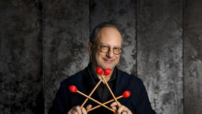 Bild: Christian Hartmann/exb
Wolfgang Lackerschmid gehört zu den Weltklasse-Vibraphonisten. Mit seinem Trio 77 kommt er zum Weidener Jazz-Zirkel.