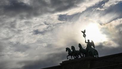 Bild: Jens Kalaene/dpa-Zentralbild/ZB
Die Gefühlslage der Nation ist nach Einschätzung des Psychologen Stephan Grünewald derzeit schwierig und stark von Verdrängung geprägt. (Archivbild)