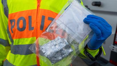 Bild: Peter Kneffel/dpa
Kokainfund an der A8.