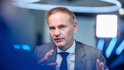 Bild: Michael Kappeler/dpa
Blume: „Aus heutiger Perspektive ist das Ziel, wie es für 2035 gesetzt wurde, unrealistisch.“