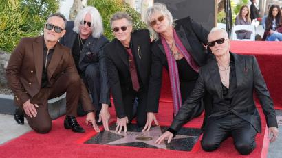 Bild: Chris Pizzello/Invision/AP/dpa
Die Rocker von Def Leppard haben nun in Hollywood einen festen Platz.