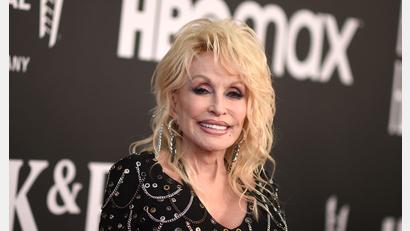 Bild: Richard Shotwell/Invision via AP/dpa
Dolly Parton musste im September einige Konzerte verschieben. (Archivbild)