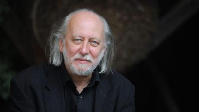 Bild: Gyula Czimbal/MTI/epa/dpa
Der diesjährige Literaturnobelpreisträger László Krasznahorkai. (Archivbild)
