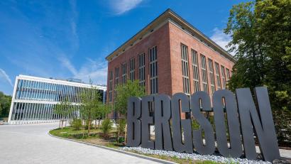 Bild: Peter Kneffel/dpa
Seit einem Jahr gibt es das neue Kulturzentrum im Westen von München. (Archivbild)