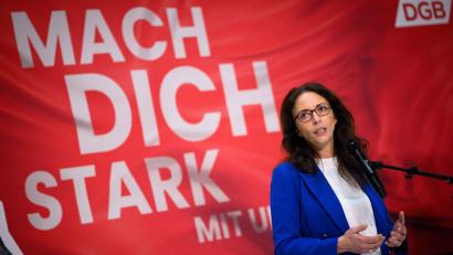 Bild: Bernd von Jutrczenka/dpa
„Pushen ein Mini-Problem zu einem Mega-Thema hoch“: Gewerkschafterin Fahimi hält die Debatte ums Bürgergeld für absurd. (Archivbild)