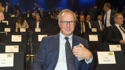 Bild: picture alliance / dpa
Schon vor zehn Jahren nahm Karl-Heinz Rummenigge einen Bayerischen Sportpreis entgegen - damals stellvertretend für die Profimannschaft des erfolgreichsten deutschen Fußballvereins. (Archivbild)