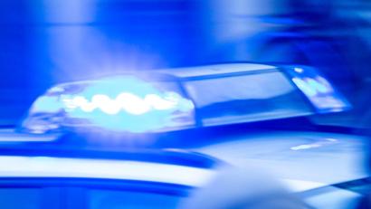 Bild: Jens Büttner/dpa
Die Polizei ermittelt zu den Hintergründen des Unfalls. (Symbolbild)