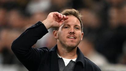 Bild: Federico Gambarini/dpa
Der Blick geht nach vorne: Julian Nagelsmann erwartet auch in Belfast einen Sieg.