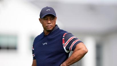 Bild: Ryan Sun/AP/dpa
Tiger Woods musste sich wegen eines Bandscheibenvorfalls erneut am Rücken operieren lassen.
