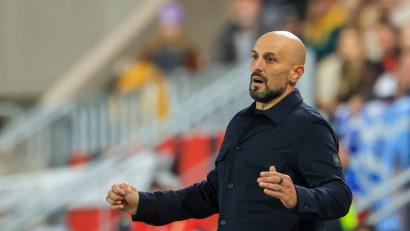 Bild: Jan Woitas/dpa
Trainer Antonio Di Salvo will gegen Nordirland wieder mehr Grund zum Jubeln haben.