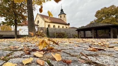 Bild: gri
Auf dem Kirchplatz in Wutschdorf findet am Samstag, 18. Oktober, von 15 bis 18 Uhr ein Hubertusmarkt statt.