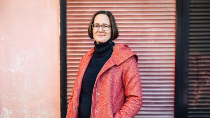 Bild: Wally Pruß
Mareike Klee alias Professor Susanne Froehlich. Sie stellt ihren Debüt-Roman "erzähl ich morgen" in Fürnried vor.