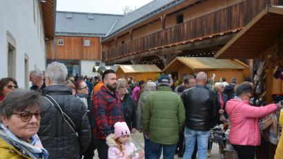 Archivbild: jr
Im vergangenen Jahr kamen rund 5000 Besucher zum Konnersreuther Herbstmarkt. Auch für den kommenden Herbstmarkt am Kirchweihsonntag rechnen die Organisatoren wieder mit vielen Gästen.