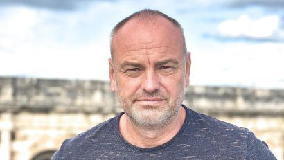 Bild: Monika Ettl/exb
Autor Ralf Nestmeyer stellt in der Buchhandlung Volkert in Sulzbach-Rosenberg seine Provence-Krimi-Reihe um Capitaine Malbec vor.