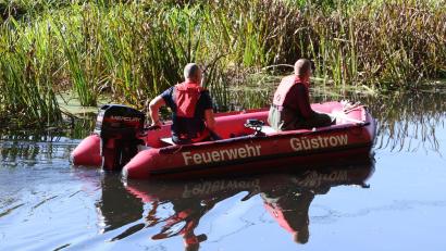 Bild: Bernd Wüstneck/dpa
Einsatzkräfte hatten die Gewässer rund um Güstrow abgesucht.