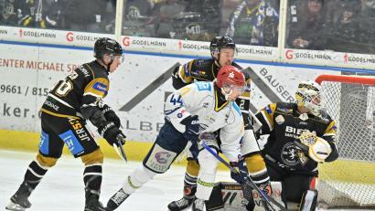 Bild: Hubert Ziegler
Lucas Di Berardo (rechts) hielt den ERSC Amberg lange im Spiel.
