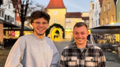 Bild: Lukas Frey/exb
Stellvertretender JU-Vorsitzender Lukas Frey und JU-Vorsitzender Philipp Roider (von links) kündigenfür die Wahl des Weidener Stadtrats eine eigene JU-Liste an.