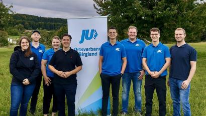 Bild: Tizian Weiß
Sie bilden das Team der JU im Birgland für die Kommunalwahl 2026 (von links): Melanie Oeh, Uwe Kölbel, Laura Stark, Tizian Weiß, Florian Renner, Max Herbst, Bastian Süß, Philipp Nitzbon.