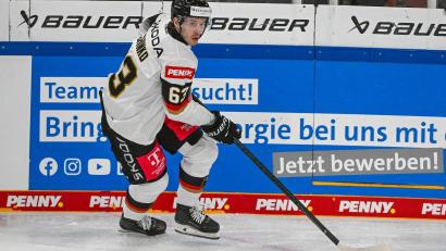 Bild: Armin Weigel/dpa
Eishockey-Nationalspieler Luis Schinko hielt es nicht lange in München aus. (Archivfoto)