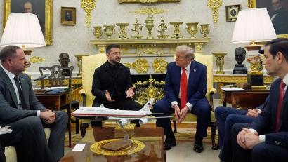 Bild: Julia Demaree Nikhinson/AP/dpa
Der ukrainische Staatschef Wolodymyr Selenskyj reist ein weiteres Mal in die USA, um von Washington neue Waffen für den Krieg mit Russland zu erbitten. (Archivbild)
