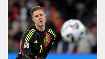 Bild: Federico Gambarini/dpa
Marc-André ter Stegen möchte bei der WM im deutschen Tor stehen. Dafür braucht er aber Spielpraxis, die beim FC Barcelona nicht garantiert ist. (Archivbild)