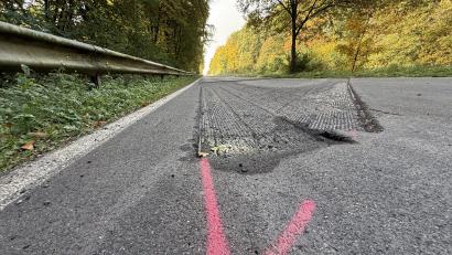 Bild: upl
Die Fahrbahn senkt sich seit Jahren immer wieder ab.