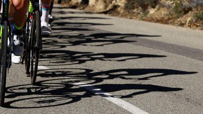 Bild: David Pintens/Belga/dpa
Die dritte Etappe der Tour of Holland ist abgebrochen worden.