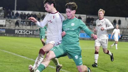 Bild: Hubert Ziegler
Konstantin Plankl (rechts) und die DJK Gebenbach müssen nach dem Sieg gegen Neumarkt auch gegen Eintracht Bamberg vollen Einsatz zeigen.
