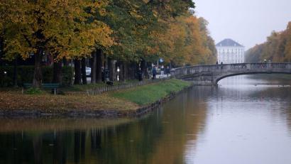 Bild: Sven Hoppe/dpa
Am Wochenende soll es in Bayern herbstlich-nebelig bleiben. (Archivbild)