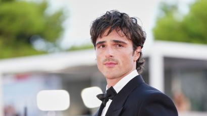Archivbild: Scott A Garfitt/Invision/AP/dpa
Hollywood-Schauspieler Jacob Elordi freute sich eigenen Worten zufolge über große Schmerzen, die er vor Beginn der Dreharbeiten zu „Frankenstein“ hatte.