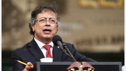 Bild: Ivan Valencia/AP/dpa
Kolumbiens Präsident Gustavo Petro wirft den USA vor, in kolumbianischen Gewässern einen Unschuldigen getötet zu haben. (Archivbild)