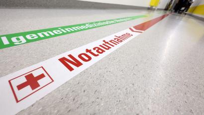 Bild: Karl-Josef Hildenbrand/dpa
Die finanzielle Lage der Kliniken ist schon lange desolat - der Landkreistag ermuntert sie, sich notfalls rechtlich gegen die Bundesregierung zur Wehr zu setzen. (Symbolbild)