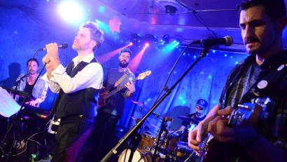 Bild: Kunz
Die "Bourbon Blues Band" begeisterte rund 80 Besucher im Weidener Kulturbahnhof "Parapluie".