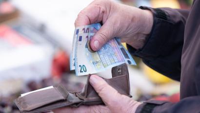 Bild: Sebastian Kahnert/dpa
Gerechter und gut – so finden viele Menschen einer Umfrage zufolge die neue Grundsicherung. (Symbolbild)