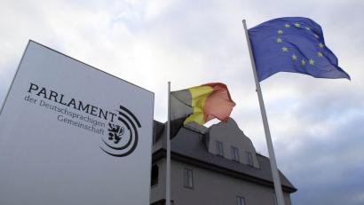Bild: Juliane Görsch/dpa
Die deutschsprachige Gemeinschaft in Ostbelgien hat ihr eigenes Parlament und ihre eigene Regionalregierung. Dass die Sprache nach dem Zweiten Weltkrieg nicht verschwand, geht wesentlich auf das Engagement der aus Duisburg stammenden Medienpionierin Irene Janetzky zurück (Archivbild).