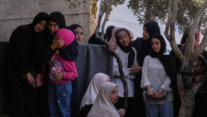 Bild: Abdel Kareem Hana/AP/dpa
Am Sonntag wurden bei israelischen Luftangriffen Krankenhausangaben zufolge 44 Palästinenser getötet.