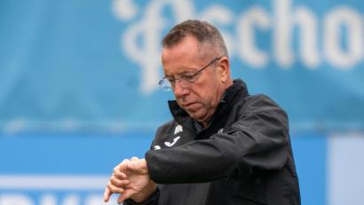 Bild: Peter Kneffel/dpa
Für 1860 um den neuen Trainer Markus Kauczinski wird es Zeit für die Aufholjagd in der Tabelle. (Archivbild)