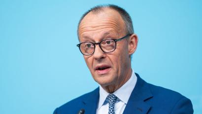 Bild: Christophe Gateau/dpa
CDU-Chef Merz will seine Partei bei allen fünf Landtagswahlen im nächsten Jahr zur stärksten Partei machen.