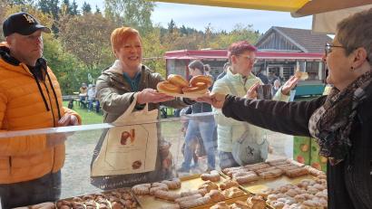 Bild: jua
Kirchweihkücheln durften beim Kirchweihmarkt natürlich nicht fehlen.