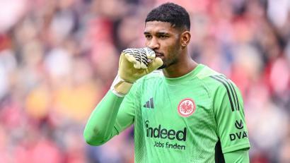 Bild: Harry Langer/dpa
Sah bei Freiburgs 2:2 am Sonntag nicht gut aus: Frankfurt-Keeper Kauã Santos.