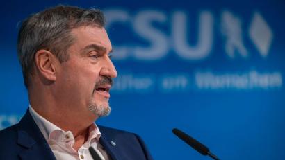 Bild: Peter Kneffel/dpa
CSU-Chef Markus Söder wählt klare Worte in Richtung AfD.