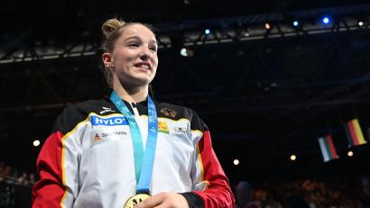 Bild: Marijan Murat/dpa
Europameisterin Karina Schönmaier freut sich auf das Sprungfinale. (Archivbild)