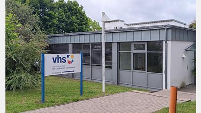 Bild: as
Die Volkshochschule des Landkreises hat ihren Hauptsitz gegenüber des Krankenhauses Tirschenreuth. Sie ist in allen Gemeinden mit Kursen in den Außenstellen vertreten.