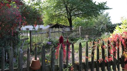 Bild: Freilandmuseum Oberpfalz/ Eva Gröninger
Noch ist es bunt in vielen Gärten, doch bald kommt der Winter.