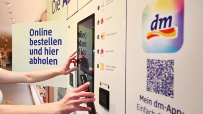Bild: Uli Deck/dpa
An mehr als 1.800 Abholstationen in Deutschland können Kundinnen und Kunden Waren abholen. (Archivbild)