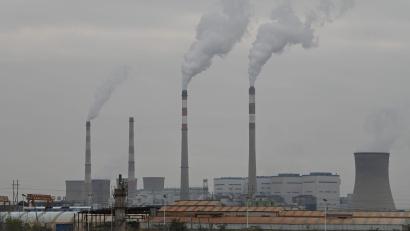 Bild: Johannes Neudecker/dpa
China setzt bei Stromerzeugung und Gewinnung von Chemikalien auf Kohle. (Symbolbild)